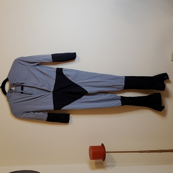 Batman Costume size Medium - Picture 5 of 8